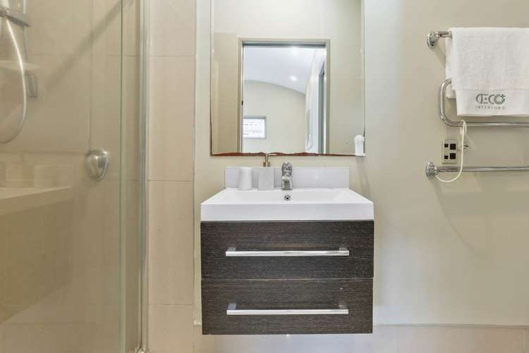 3f Warren Avenue Three Kings_18