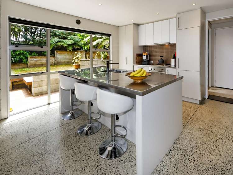 21 Chamari Close Titirangi_6