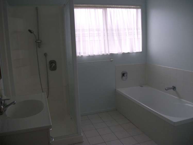 5 Lavenham Place Rototuna North_6