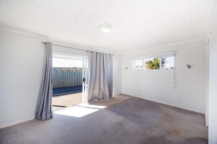 8 Brown Street Foxton_17
