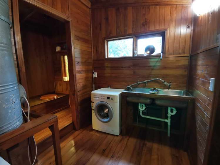 1 Cemetery Road Westland Surrounds_14