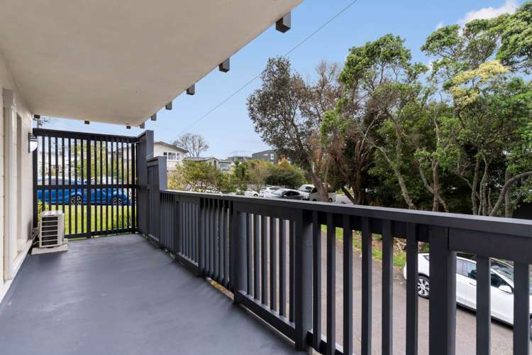 1/207 Sunnynook Road Totara Vale_10