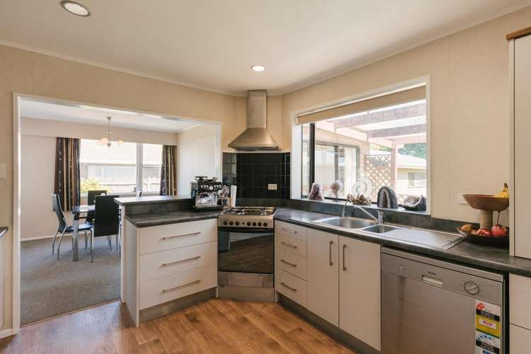 7 Lockhart Avenue Milson_10