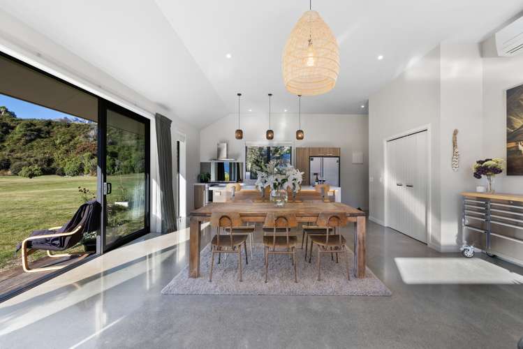 54 Xenicus Rise Glenorchy_9