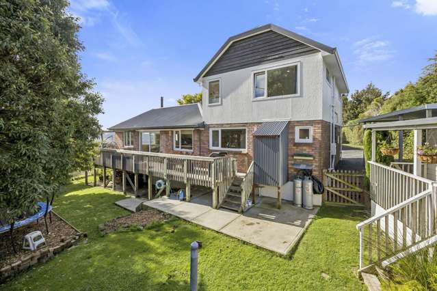 Space & Sunshine: Main Home plus Sleepout