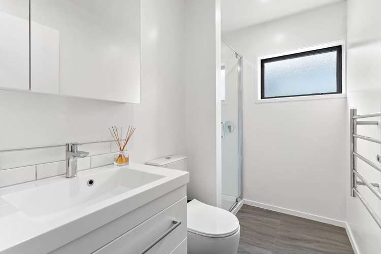 10A Kaimai Avenue Massey_13