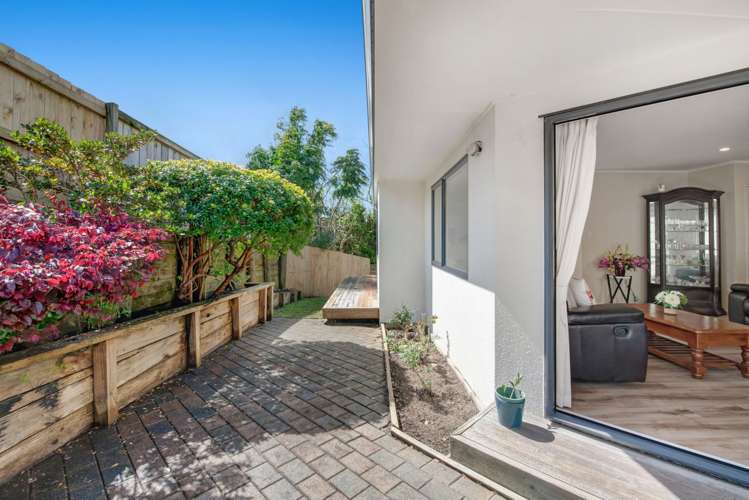 2/9 Mossop Rise Glenfield_13