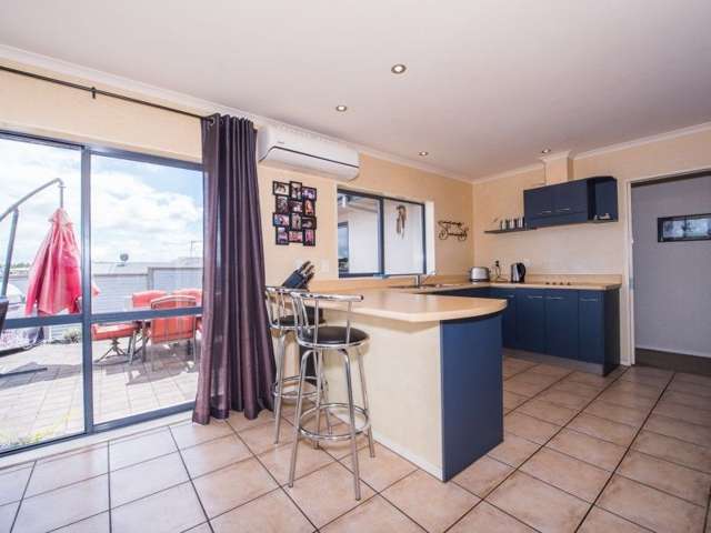 14 Pointon Glade Grandview Heights_4