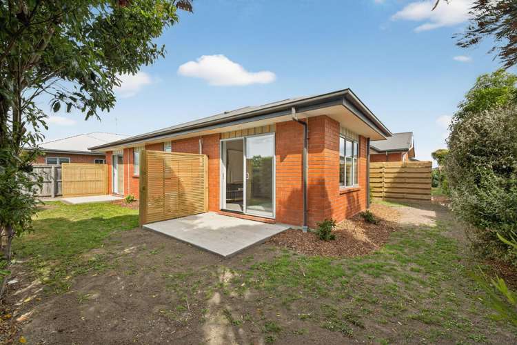 15 St Peters Close Woolston_22