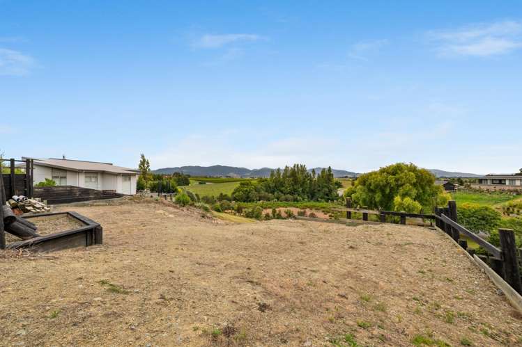 8 Lake View Place Fairhall_9