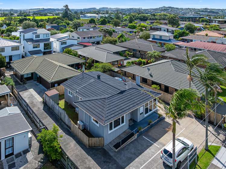 28 Centreway Road Orewa_16