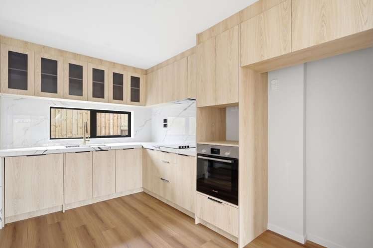 3/3 Jury Place_0