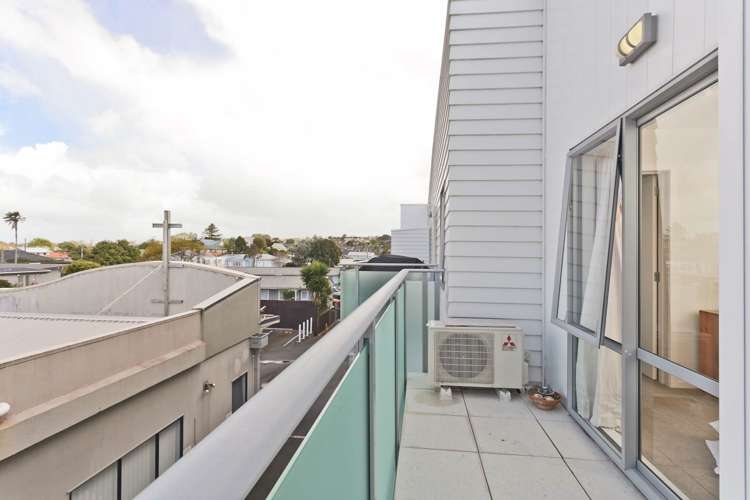 2h/86a Rockfield Road Penrose_10