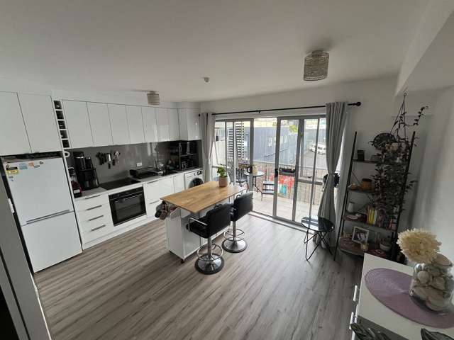 Modern 2-bedroom Apartment - Heart of Eden Terrace