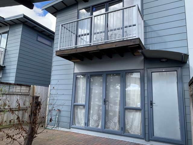 4/8 Soljak Place Mount Albert_1