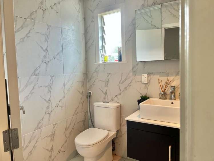 1 Christina Ave Te Atatu South_16