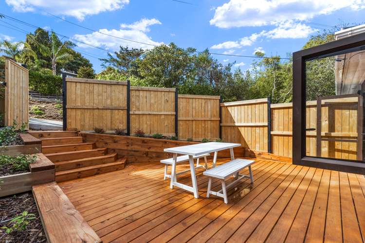 504 Beach Road Murrays Bay_12