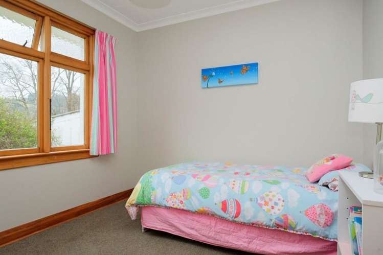 421 North Road North East Valley_10