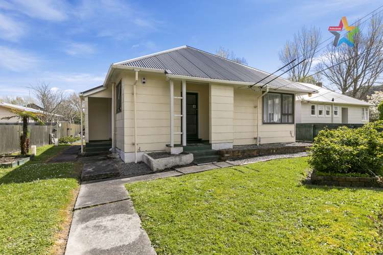 195 Waddington Drive Naenae_13