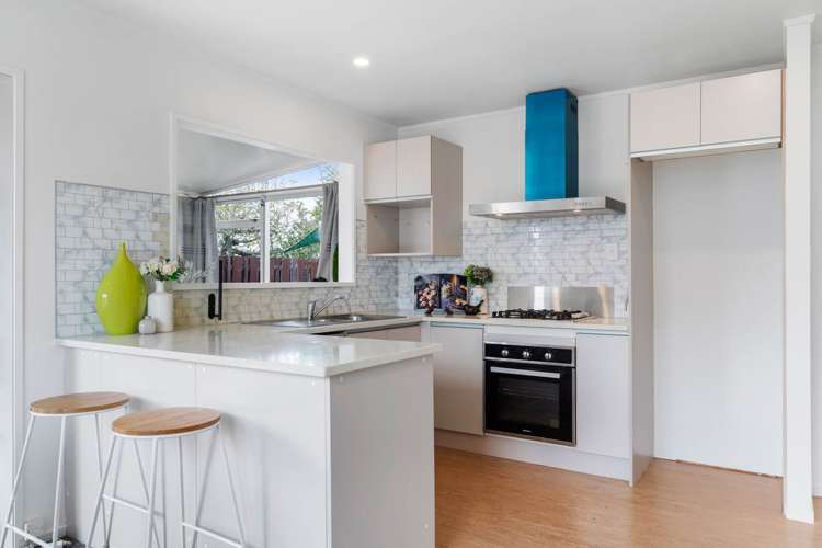 2/52 Waitaki Street Henderson_4