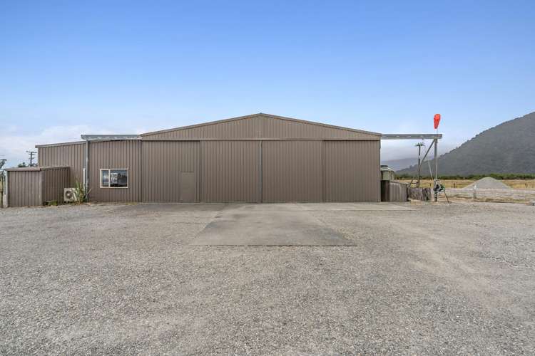 22 Airport Lane Haast_12