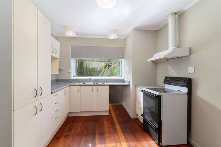 23 Russell Road Fairy Springs_3