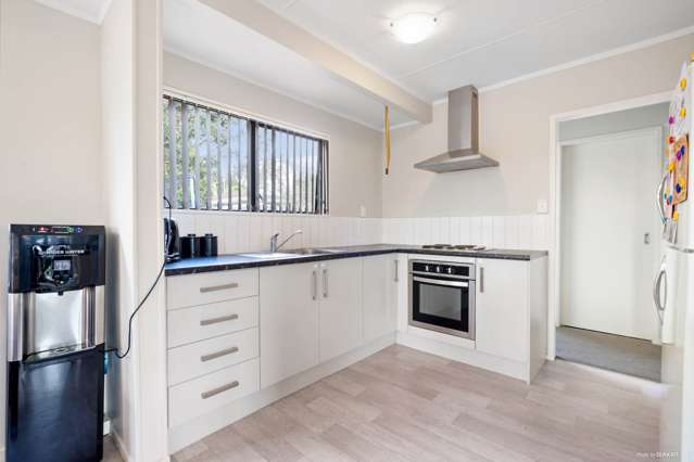 2/355 Roscommon Road Clendon Park_2