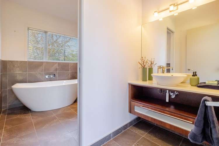 80 Kent Terrace Taradale_21