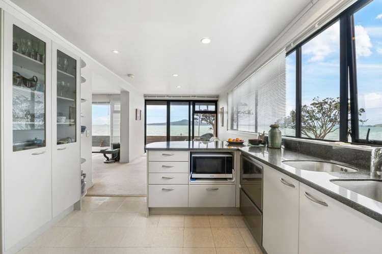 2/195 Tamaki Drive_4