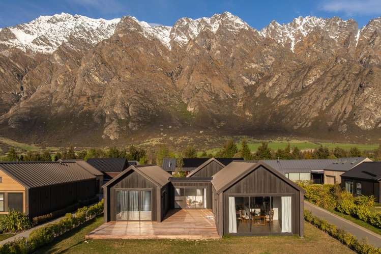 19 Glenfiddich Road Jacks Point_11