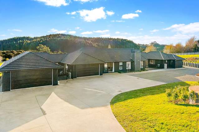 Single-Level Estate | Overseas Owners Selling