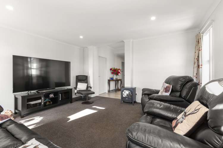 4 Plescher Crescent Leamington_9