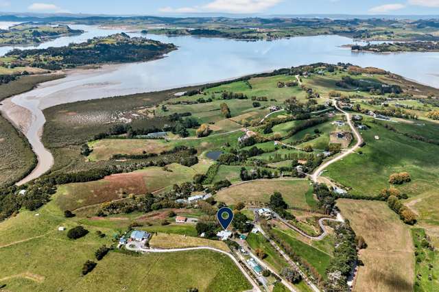 A tidy lifestyle package with rural outlook