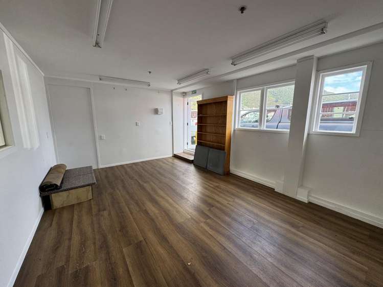 7/115 Gracefield Road Gracefield_2