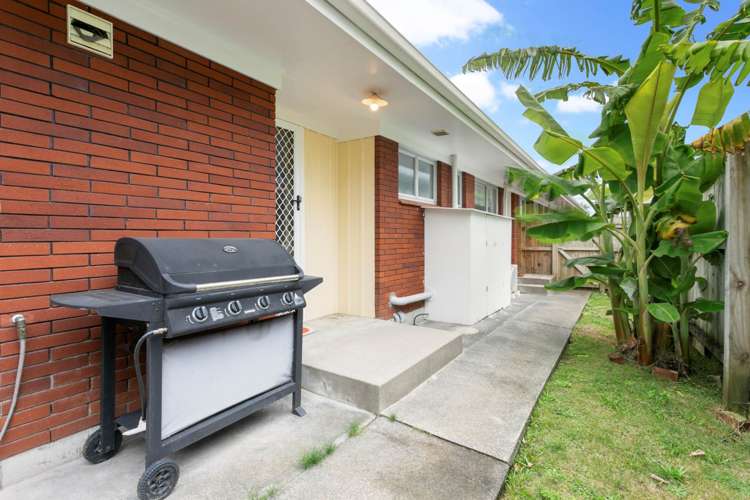 2/8 Stamford Park Road Mount Roskill_9