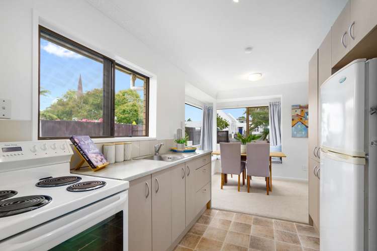 2/64 Hamilton Road Cambridge_8