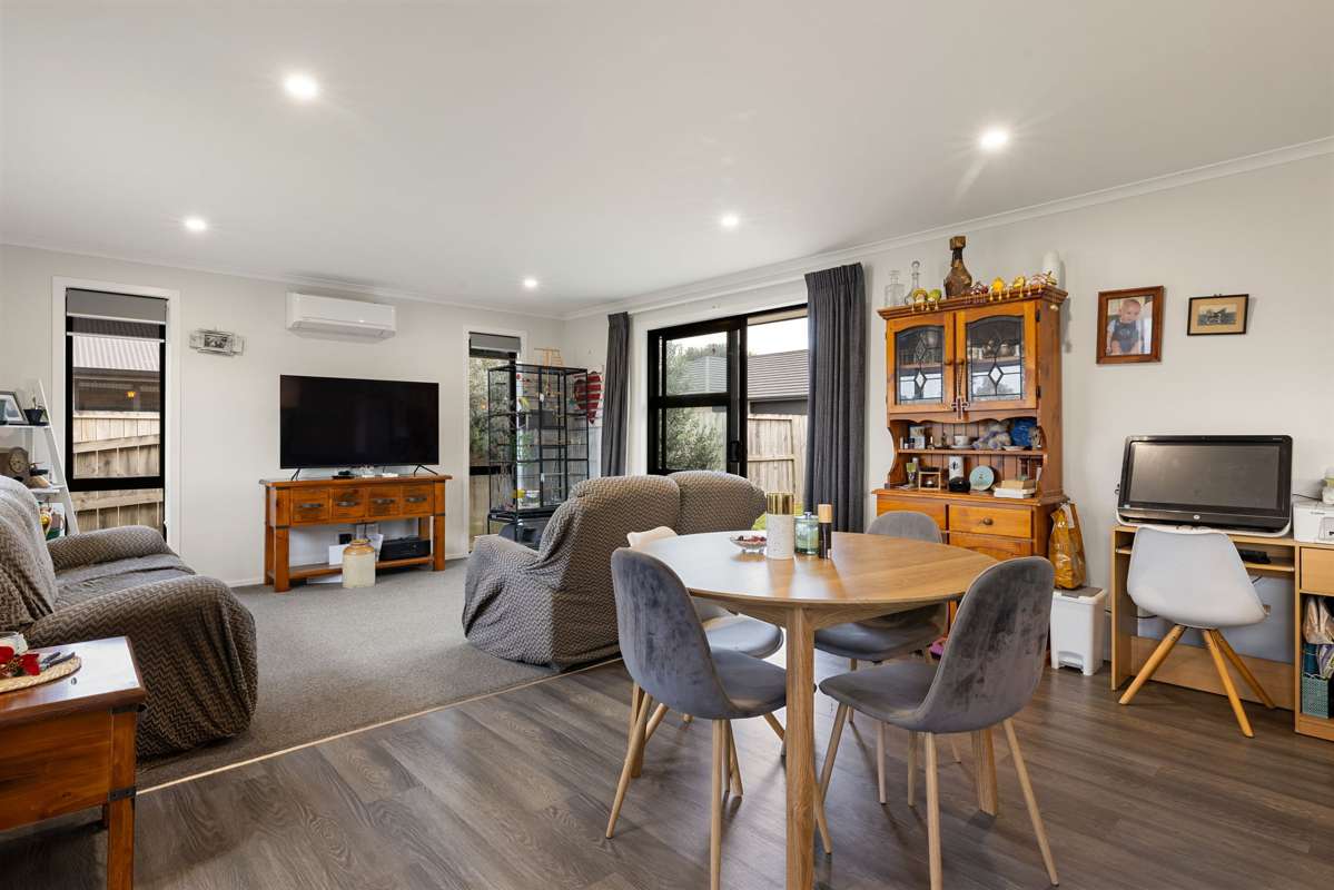 328 Warburton Crescent_2