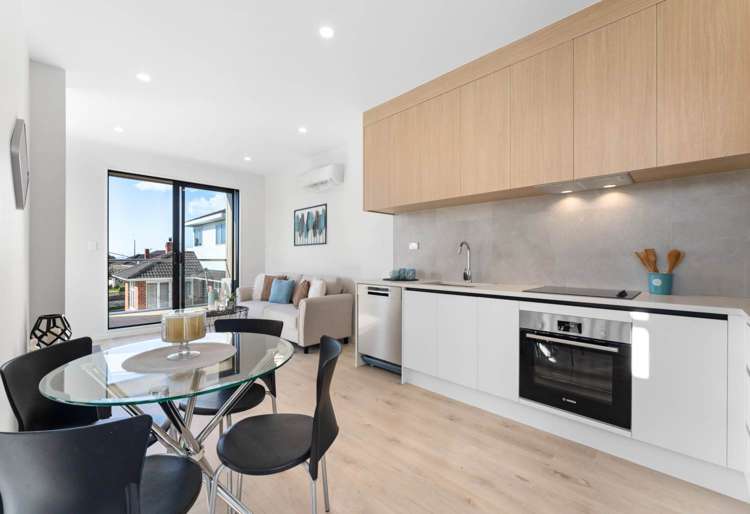 4/4 Toru Street Te Atatu Peninsula_2