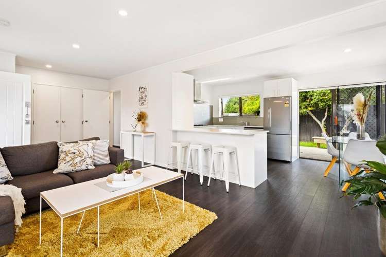 2/53 Taioma Crescent Te Atatu Peninsula_3