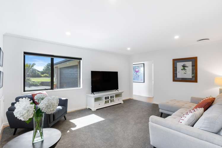 28 Columbia Crescent Beachlands_5