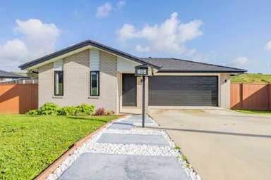 124 Harriet Johnston Drive_1