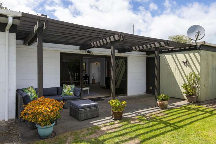 323 Stout Street Riverdale_28