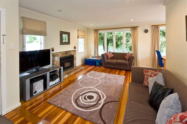 6 Grainger Road Te Atatu South_1