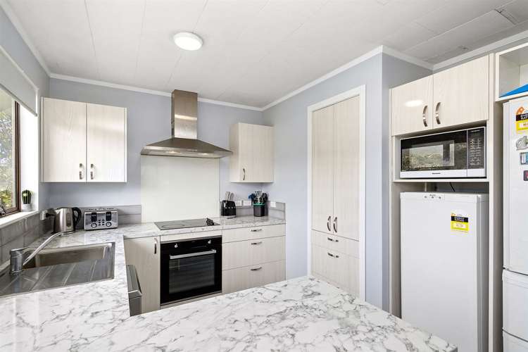 15a Kereru Bend Tawa_7