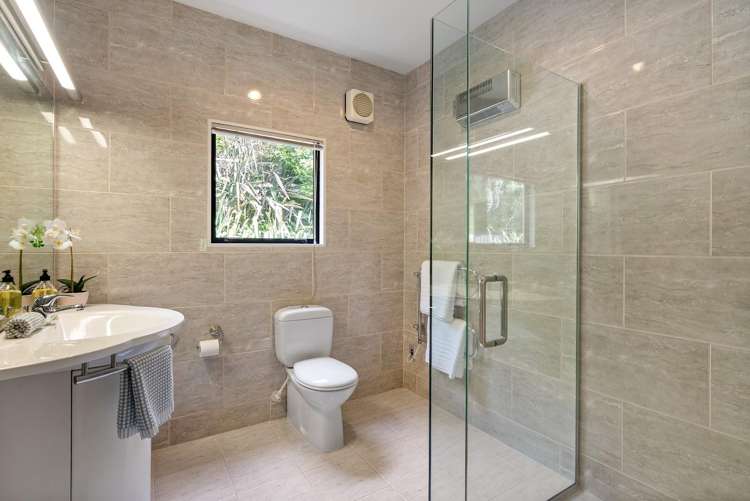 52 Walter Road, Lowry Bay Eastbourne_26