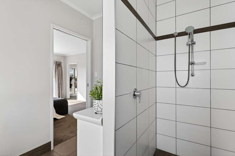 7 Donald Place Frimley_14