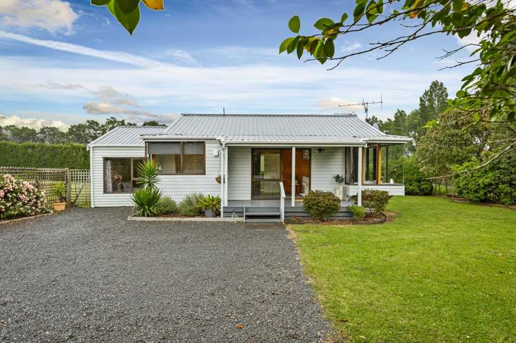 802 Waitakere Road_5
