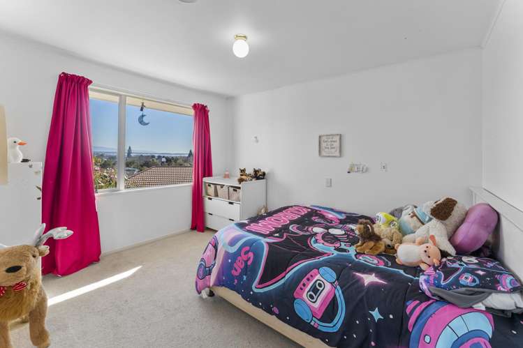 27 Idesia Grove Richmond_22