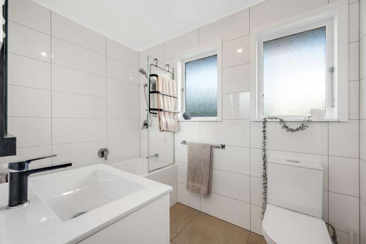 2/12 Pandora Place Pakuranga_12