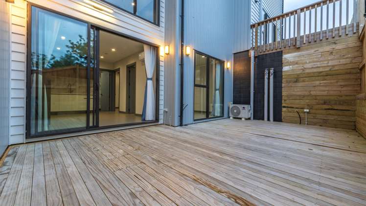 14 Greenstead Close Flat Bush_11